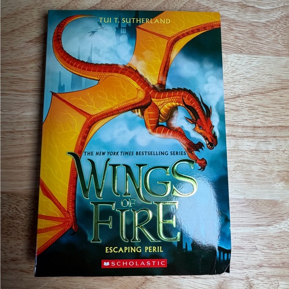 Wings of Fire Book Set - The First 8 Books - Picture 9 of 12
